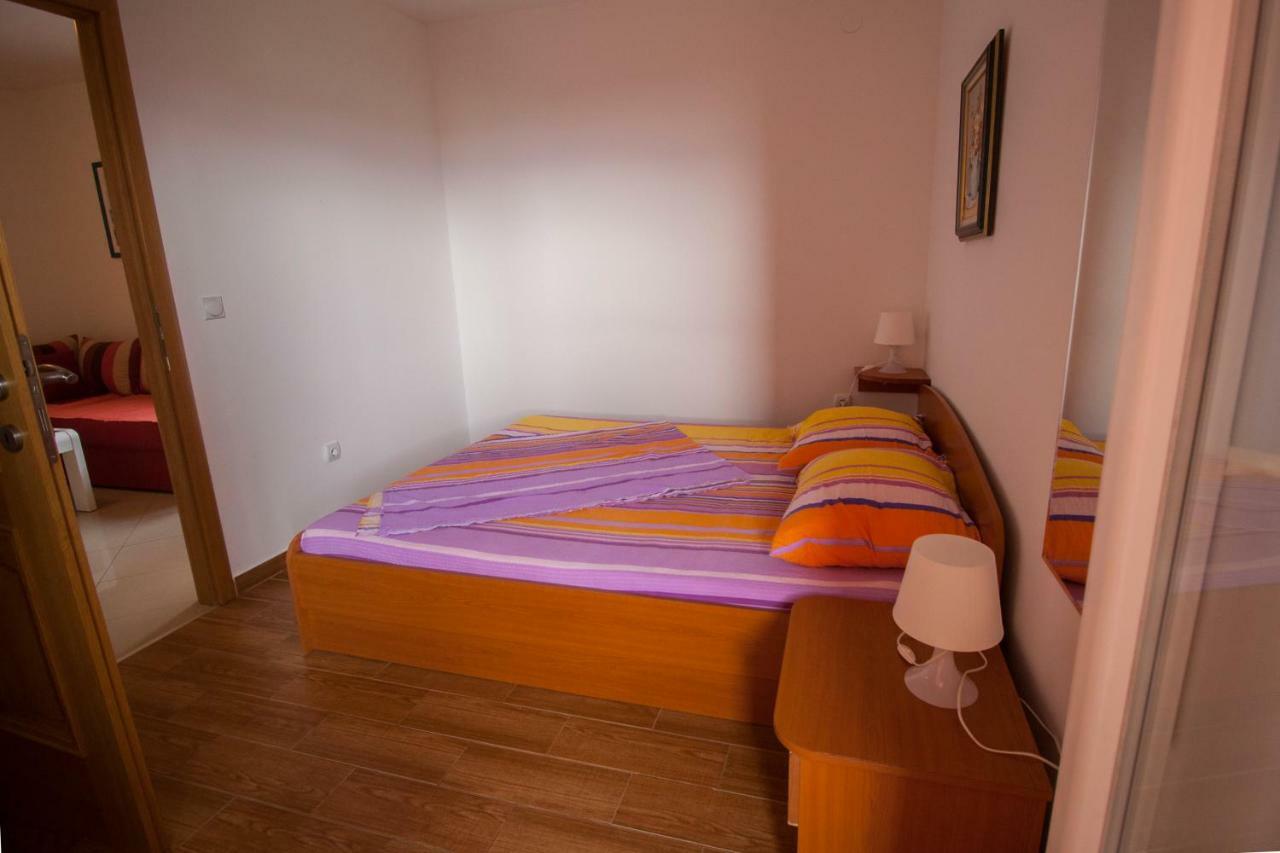 Apartments Knezovic غراداك المظهر الخارجي الصورة