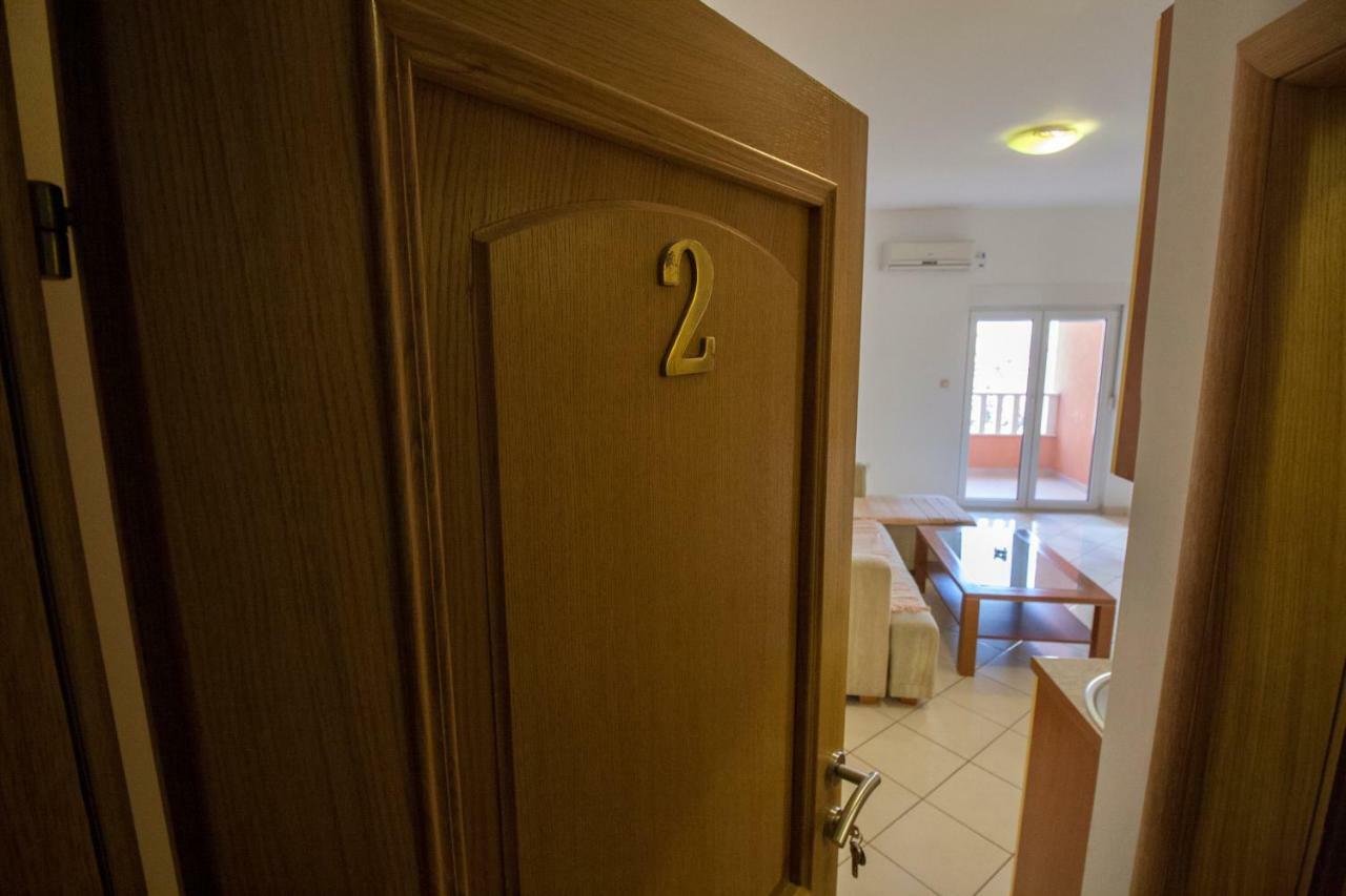 Apartments Knezovic غراداك المظهر الخارجي الصورة