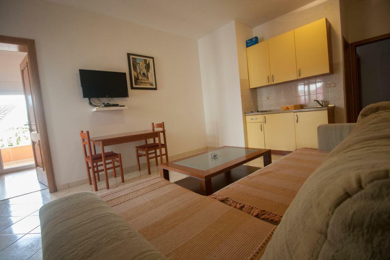 Apartments Knezovic غراداك المظهر الخارجي الصورة