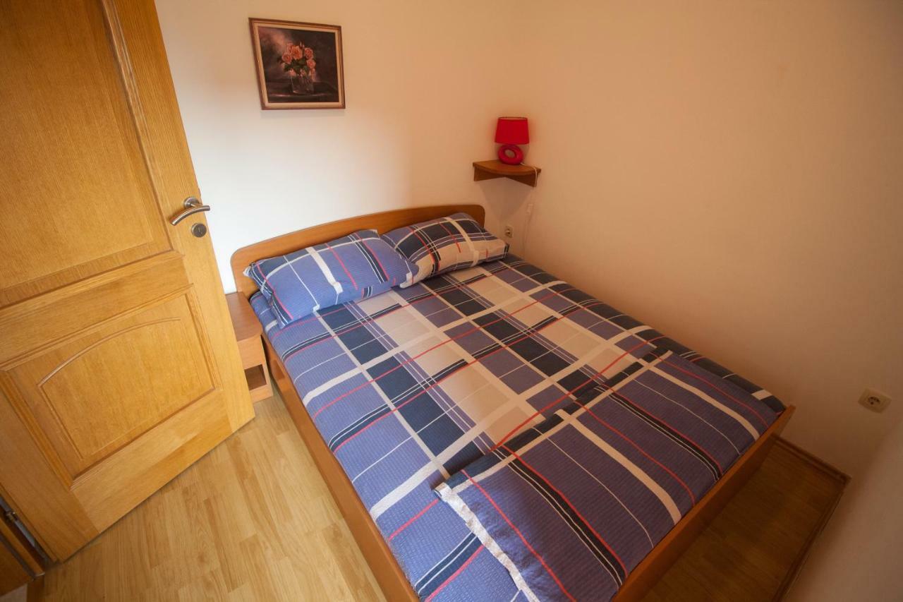 Apartments Knezovic غراداك المظهر الخارجي الصورة