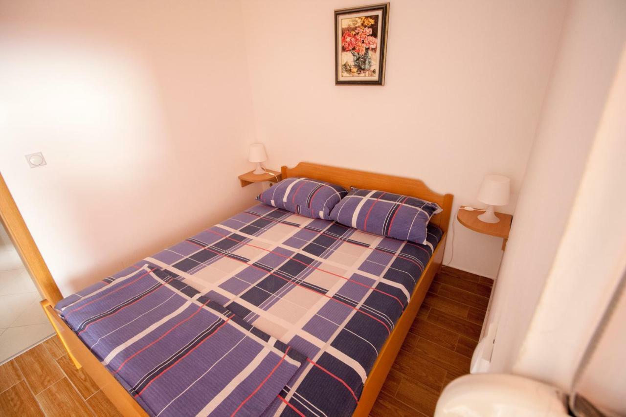 Apartments Knezovic غراداك المظهر الخارجي الصورة
