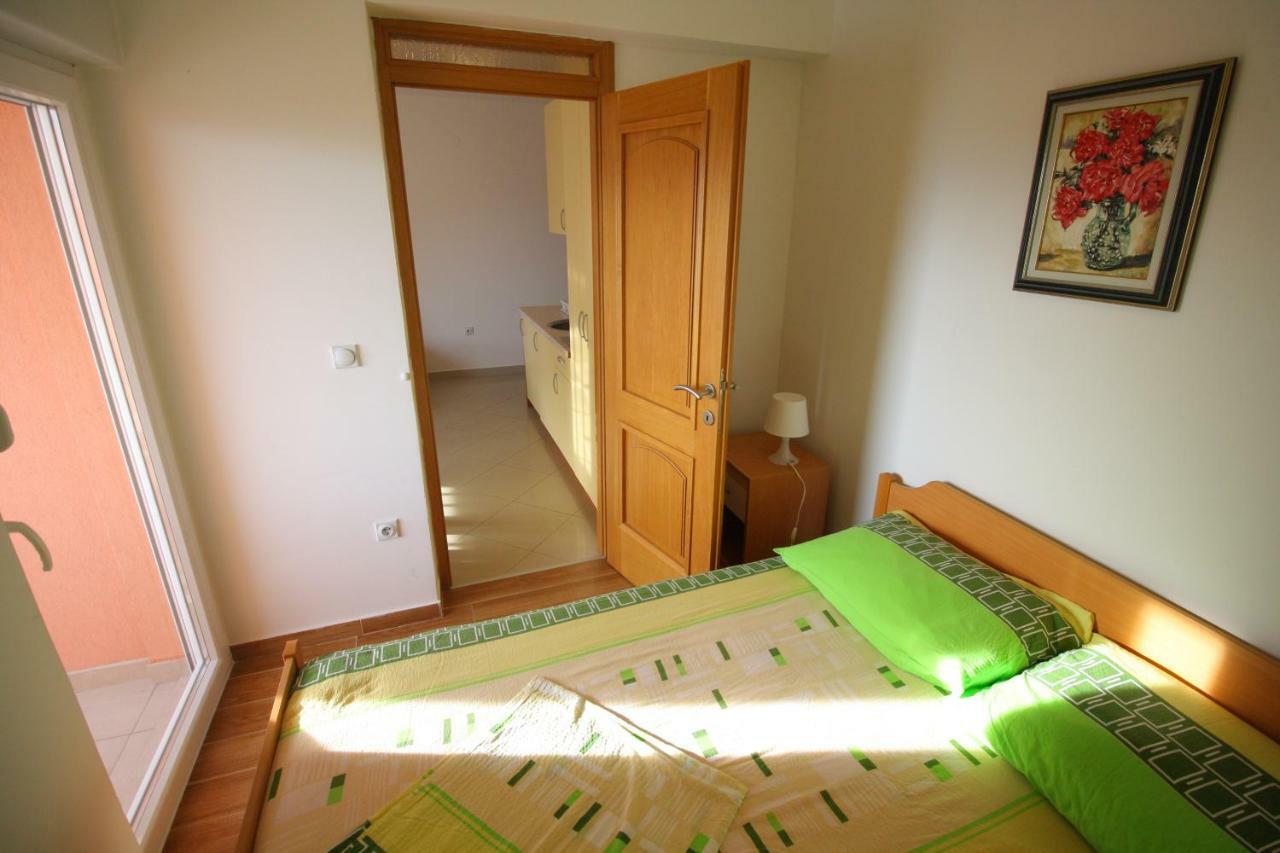 Apartments Knezovic غراداك المظهر الخارجي الصورة