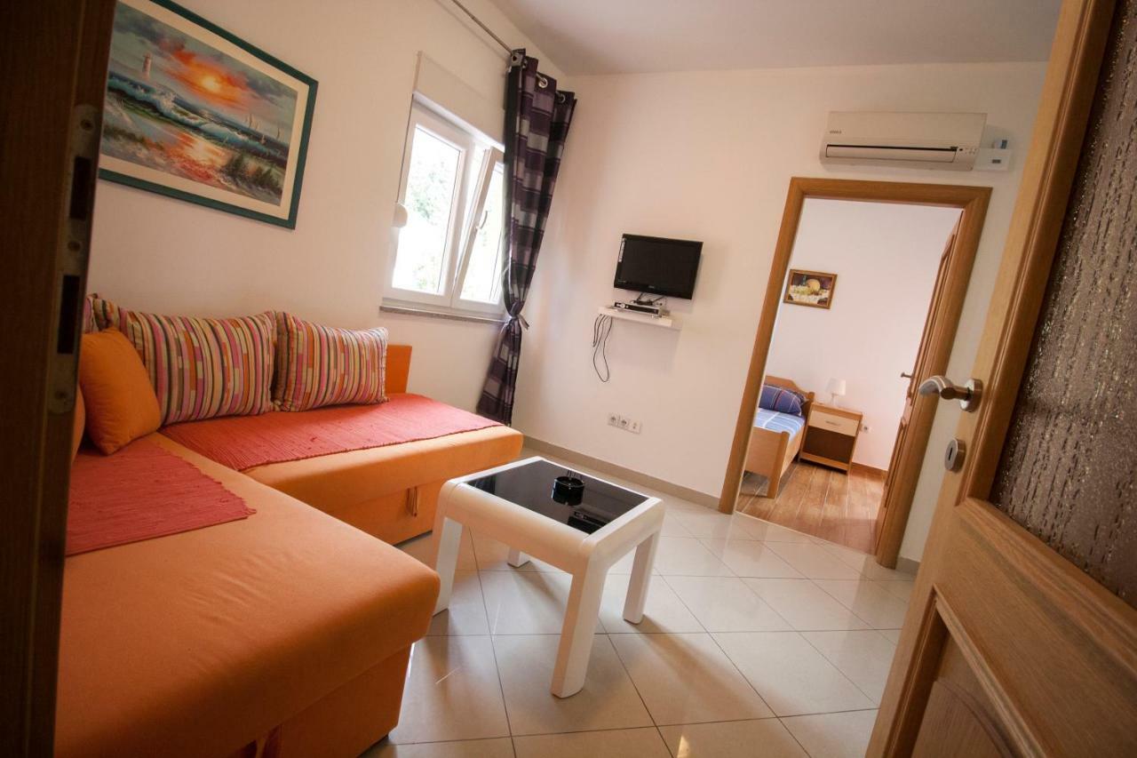 Apartments Knezovic غراداك المظهر الخارجي الصورة