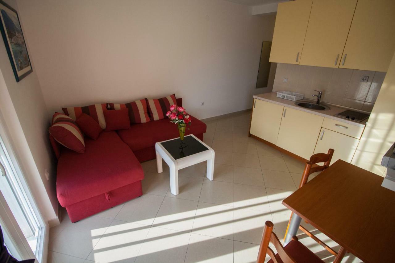 Apartments Knezovic غراداك المظهر الخارجي الصورة