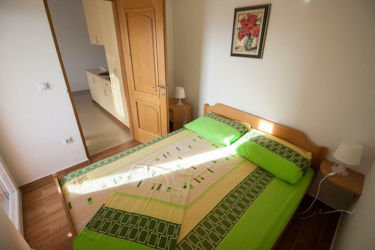 Apartments Knezovic غراداك المظهر الخارجي الصورة