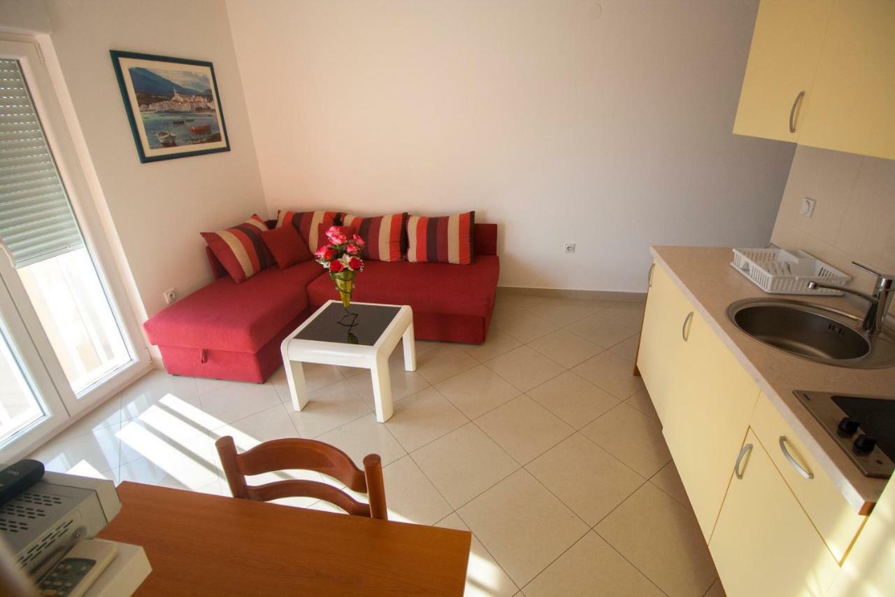 Apartments Knezovic غراداك المظهر الخارجي الصورة