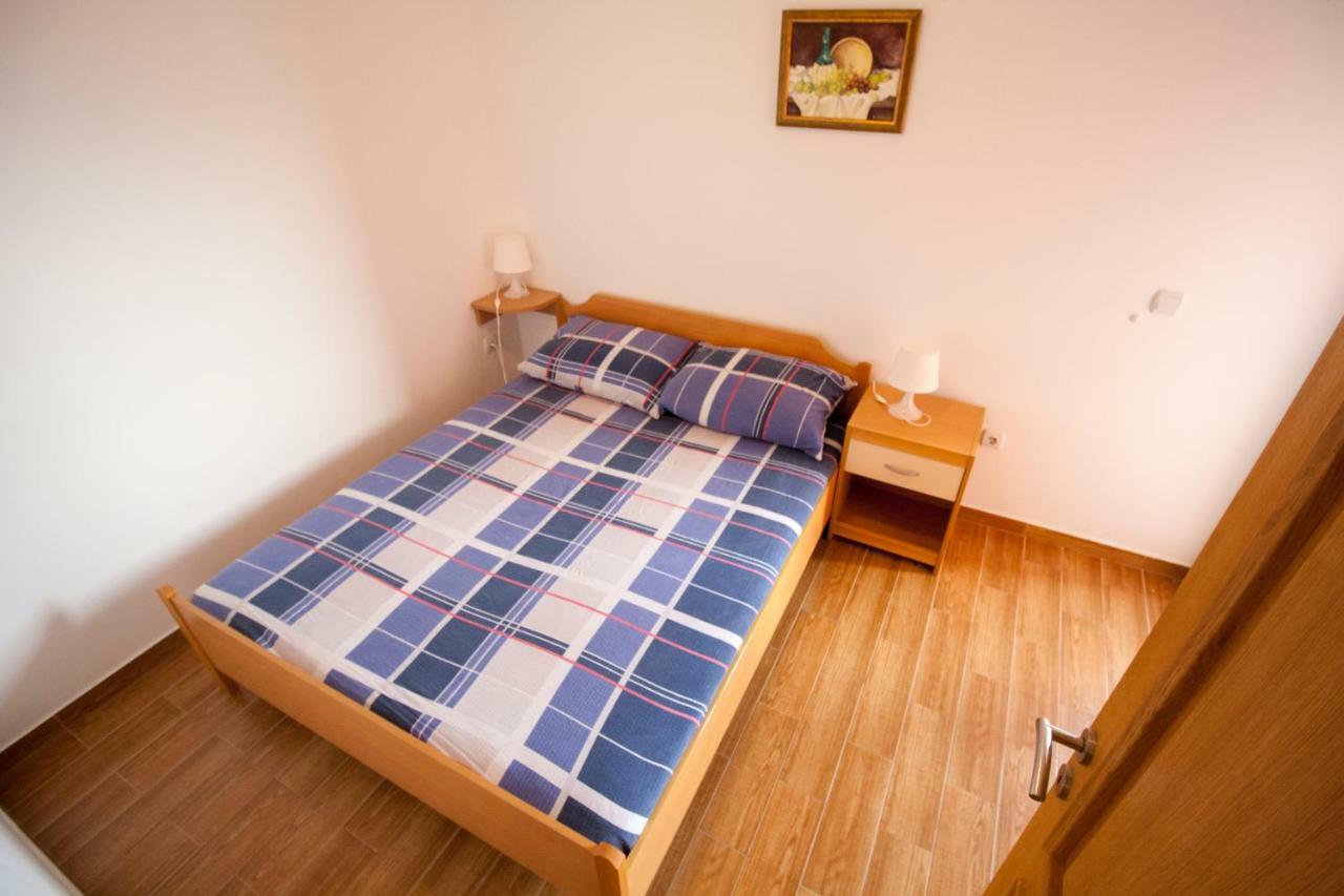 Apartments Knezovic غراداك المظهر الخارجي الصورة