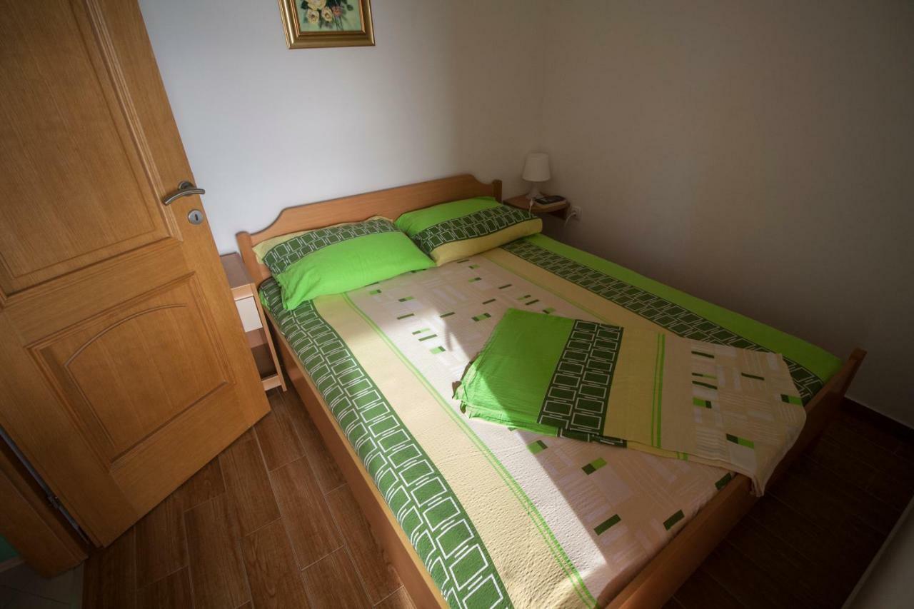 Apartments Knezovic غراداك المظهر الخارجي الصورة