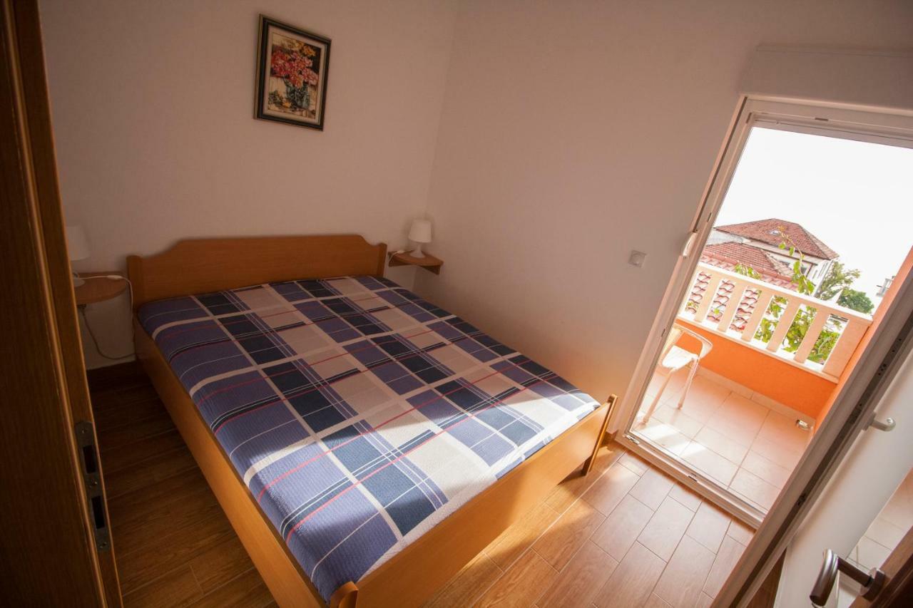 Apartments Knezovic غراداك المظهر الخارجي الصورة