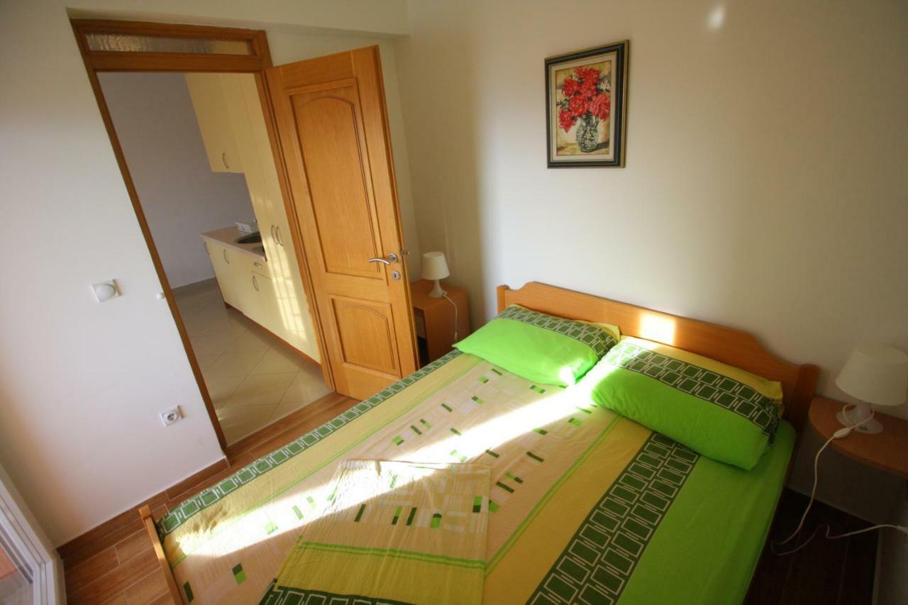 Apartments Knezovic غراداك المظهر الخارجي الصورة