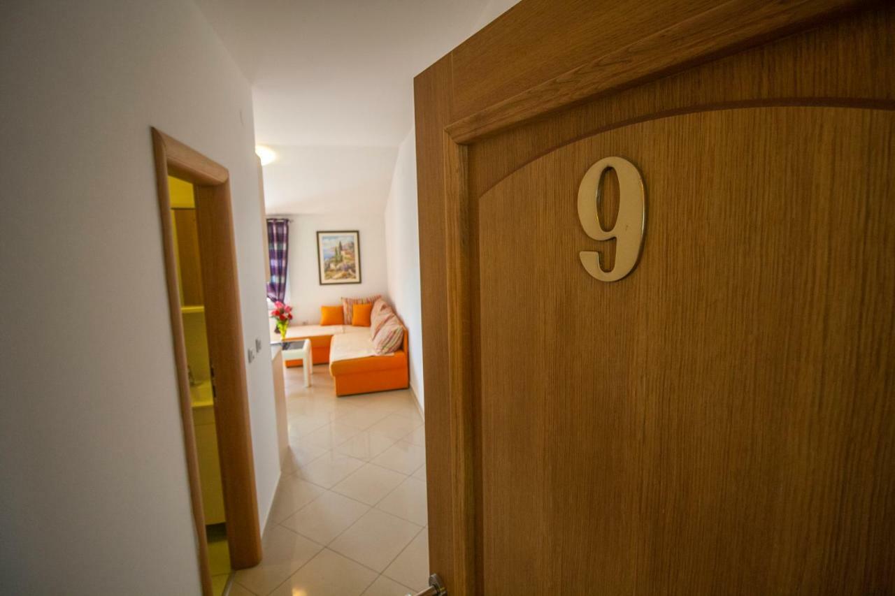 Apartments Knezovic غراداك المظهر الخارجي الصورة